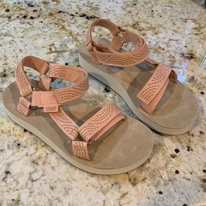 TEVA Woman's Flatform Universal Sandal